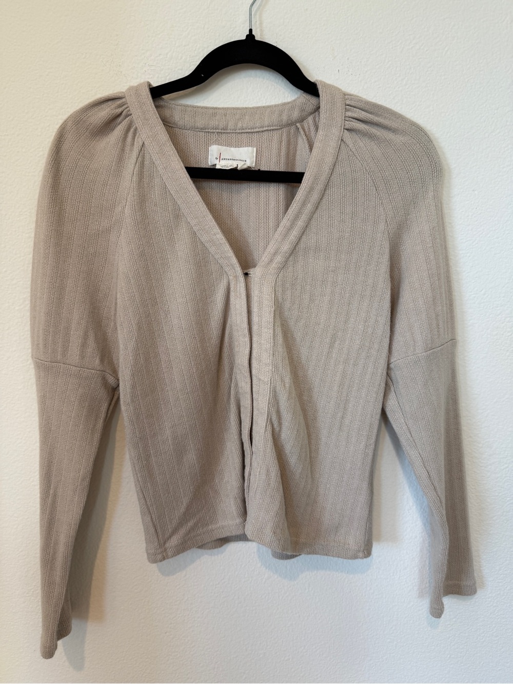 By Anthropologie oatmeal ribbed puff-sleeve cardigan top, size S